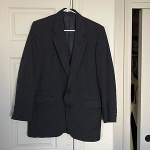 Pierre Cardin man’s gray blazer. S